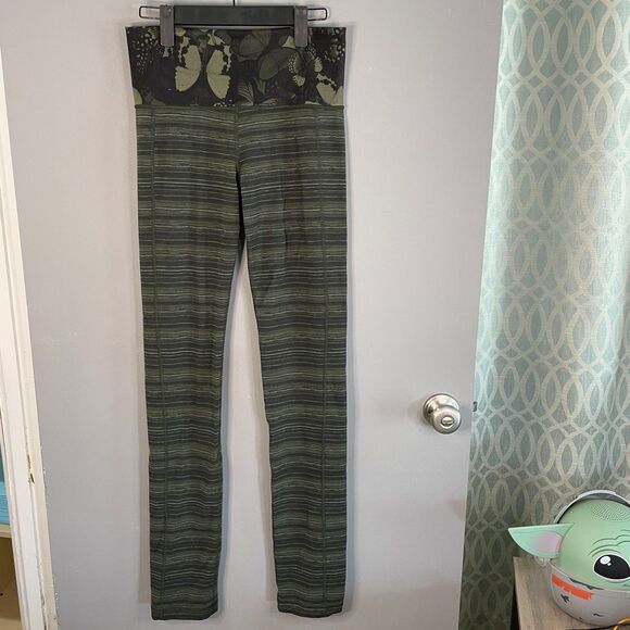 Lululemon Womens 8 Tall Striped Olive Green Workout Yoga Leggings **READ** - Picture 1 of 7